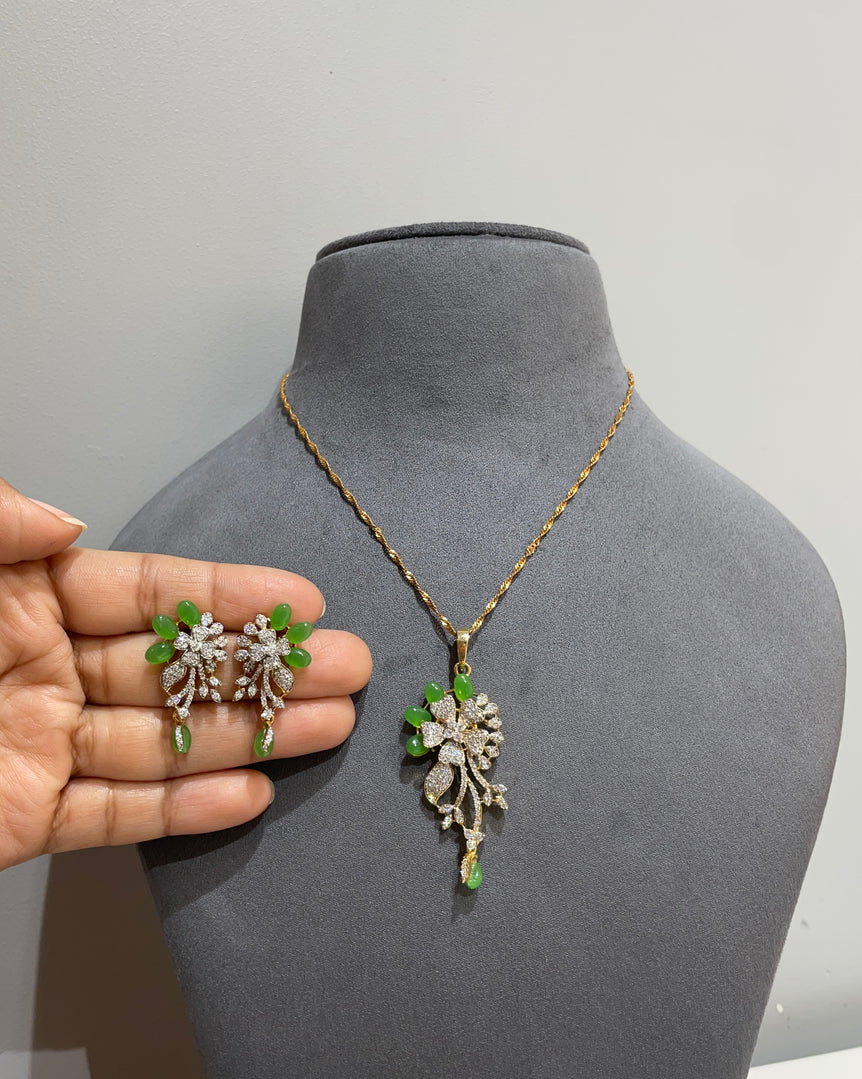 DESIGNER GREEN FLOWER PURE SILVER PENDANT SET WITHOUT CHAIN