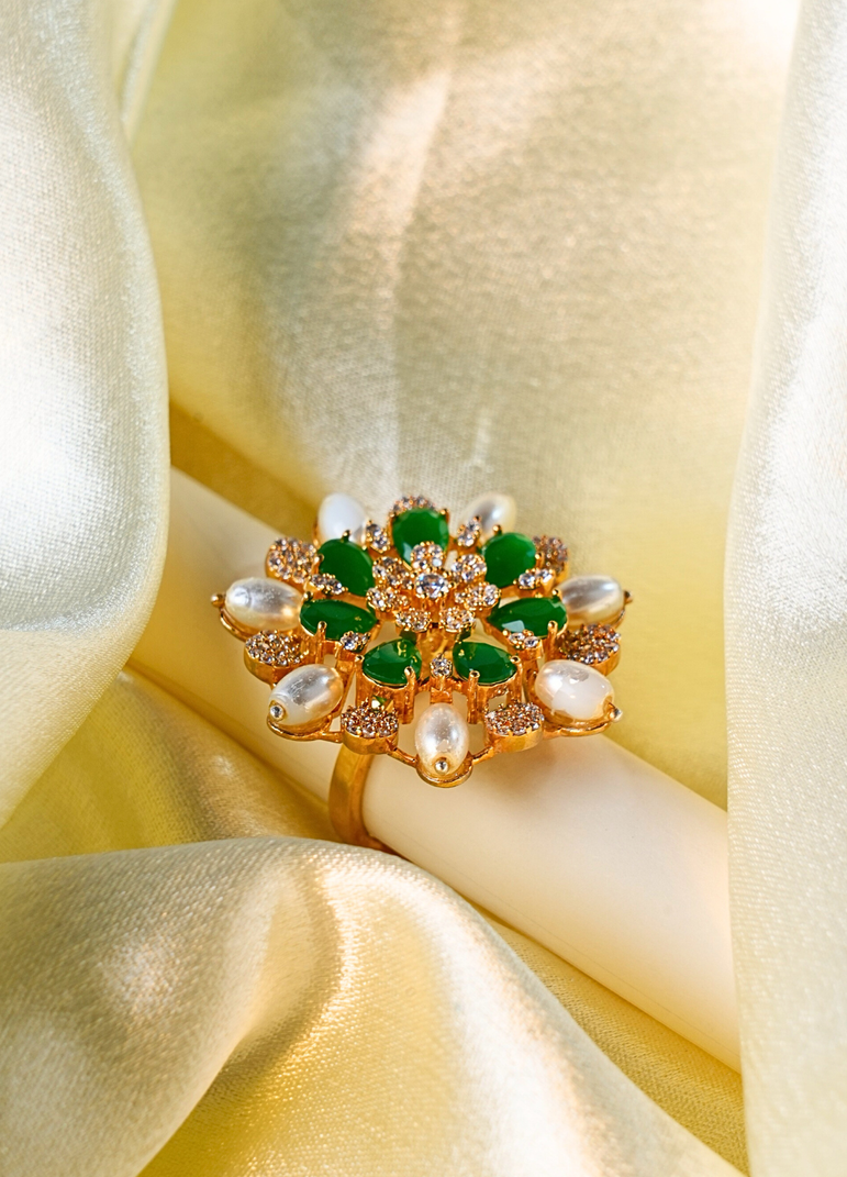 925 Silver Fancy Big Ring With White Pearls