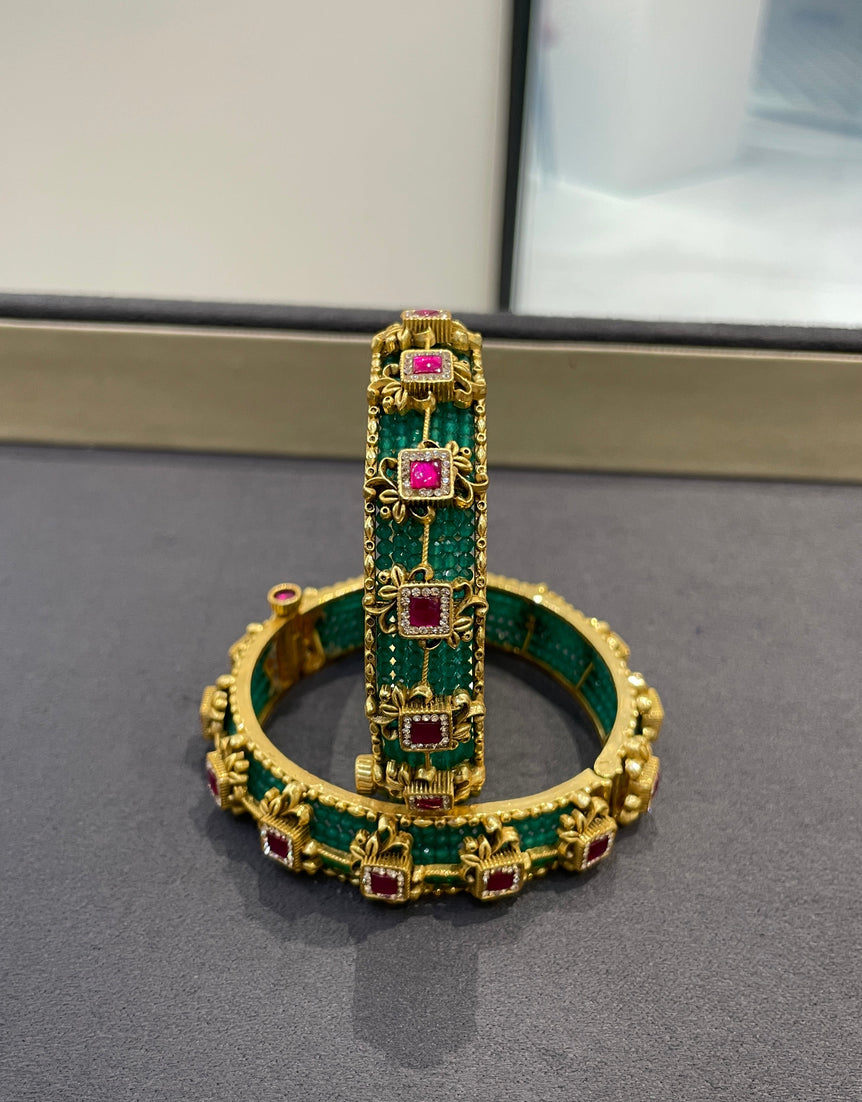 Royal Woven Green Bead Openable Gold Look Bangle
