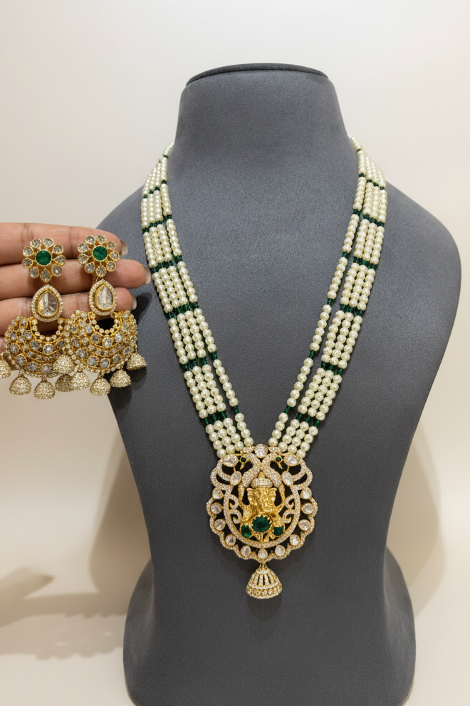 Heritage Ganesha-Emerald Moissanite Polki Pendant Set