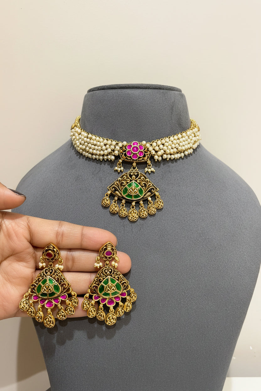 Vintage Temple Pearl Gold Look Choker