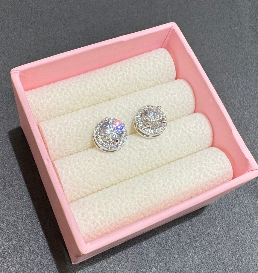 925 Silver Round Moissanite Diamond Solitaire With Outer Studs