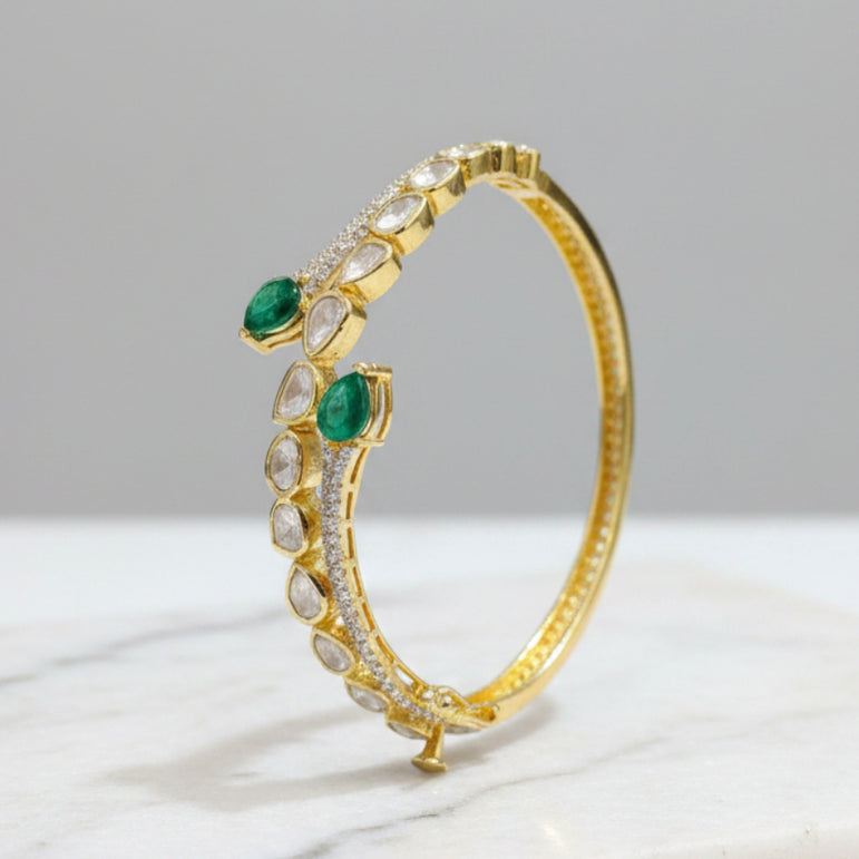 Emerald Pear-Cut Moissanite Polki Bypass Openable Bracelet