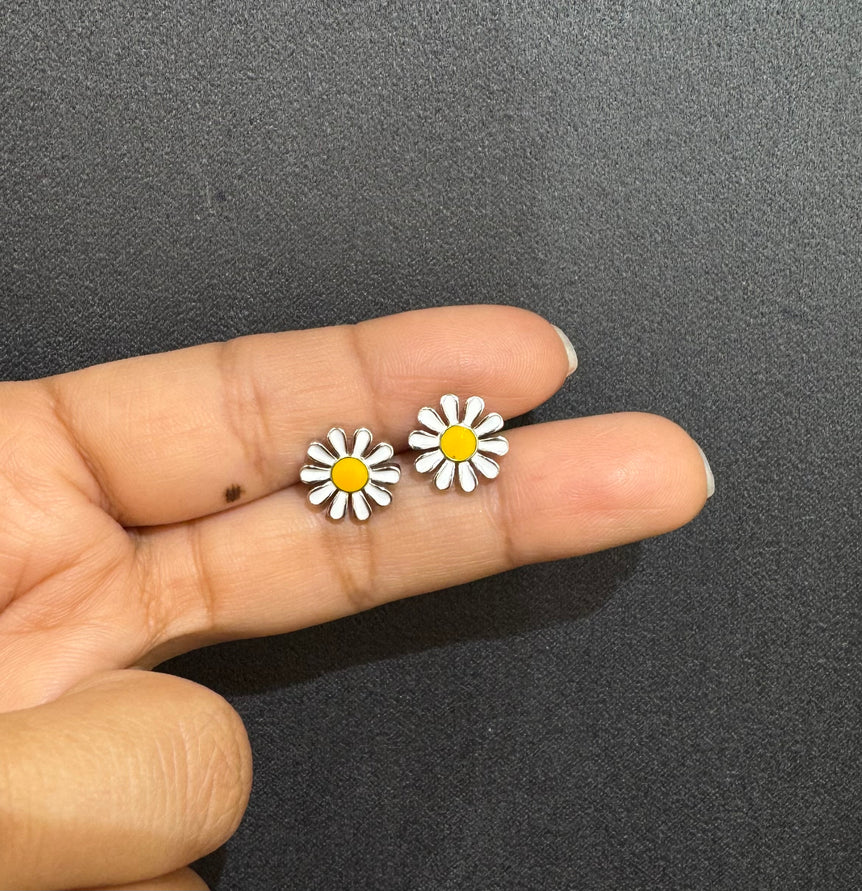 925 Silver Daisy Minimal Studs