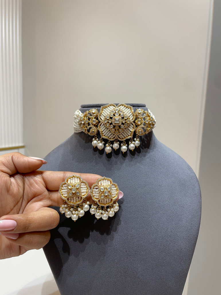 Vintage Floral Guttapusalu Choker Set