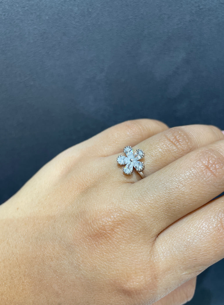 925 Silver Moissanite Diamond Floral Pendant Set