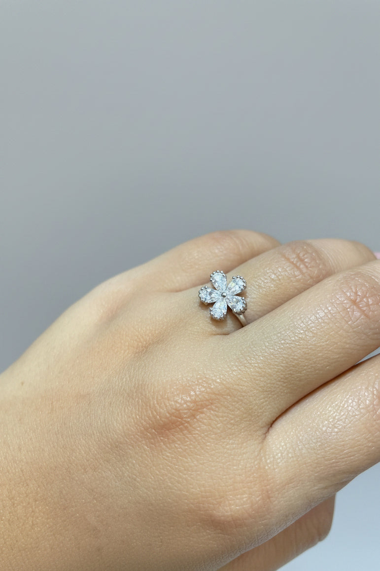 Floral Diamond Pendant Set