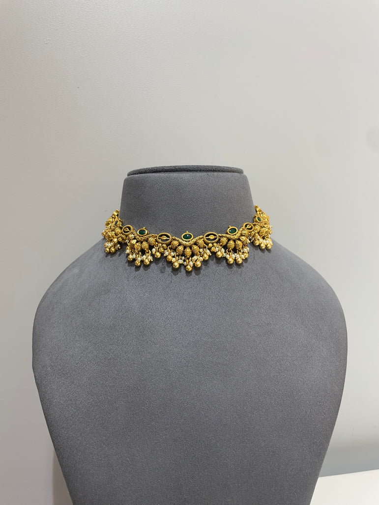 Antique Emerald Guttapusalu Gold Look Choker