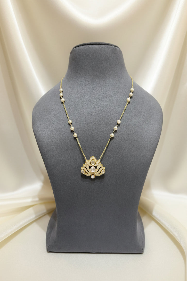 Mughal Kamal Motif Pendant Set
