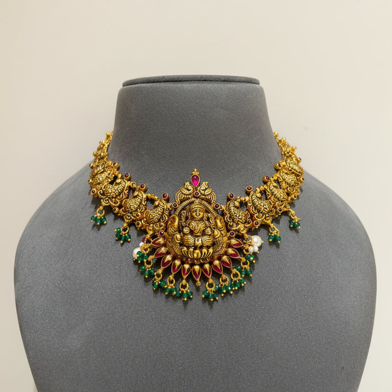 Sacred Nakshi Laxmi Crest Gold Look Set
