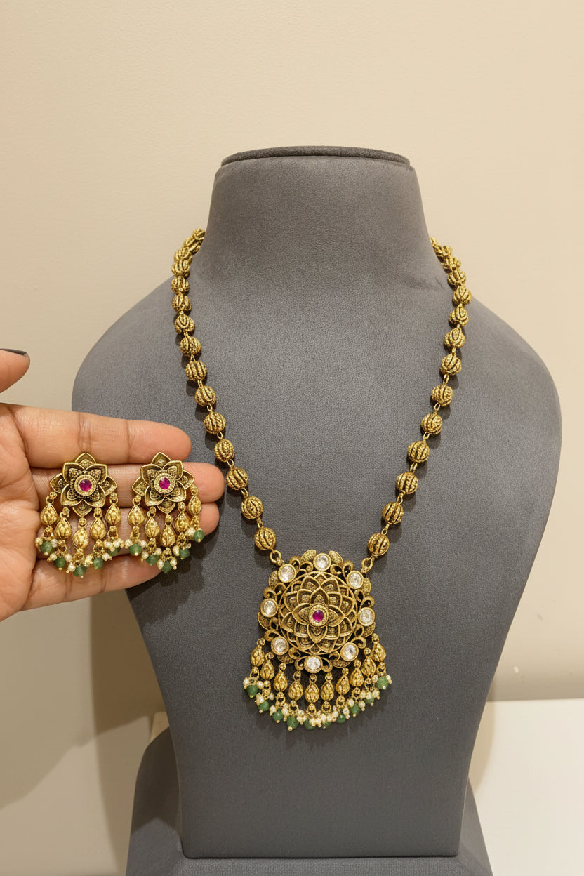 Heritage Moissanite Gold Look Pendant Set