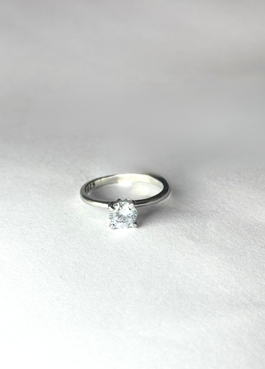 CLASSIC SOLITAIRE PURE SILVER RING