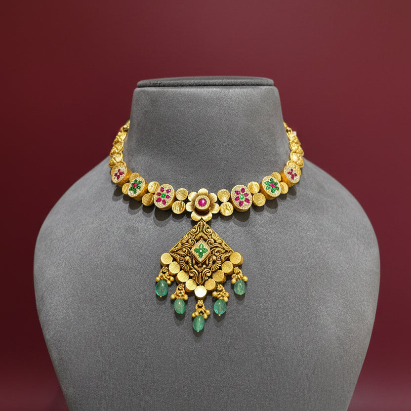 Royal Temple Collection Textured Gold Floral Collar Set