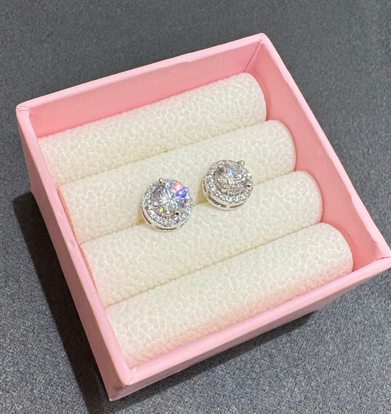 925 Silver Round Moissanite Diamond Solitaire With Outer Studs