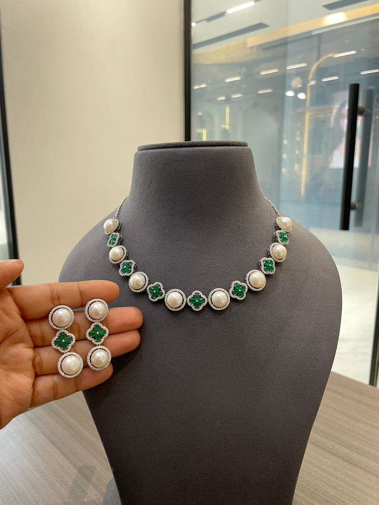 Modern pearl silver set