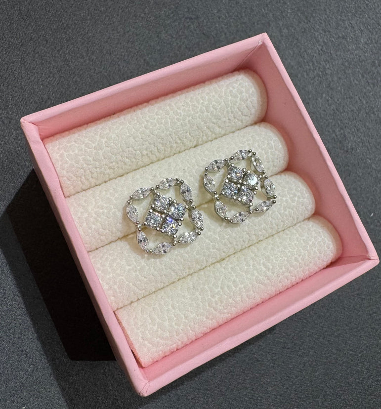 925 Silver Minimal Diamond Look Studs
