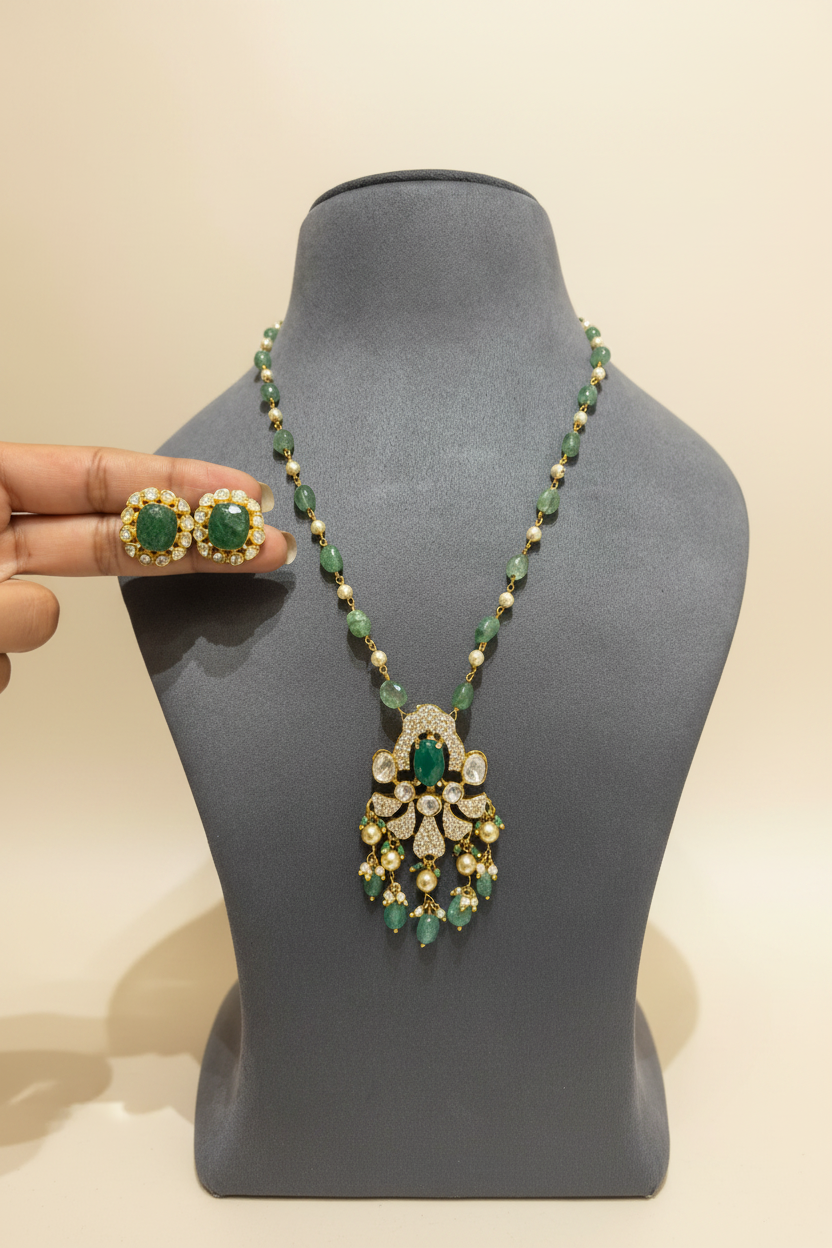Heritage Emerald Crest Moissanite Polki Pendant Set