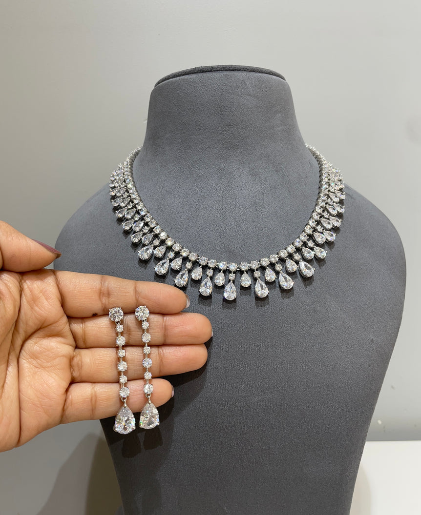 Majestic Dewdrop Diamond Necklace Set