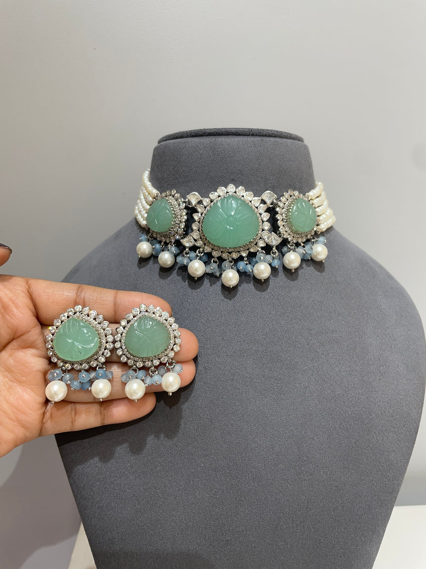 Mint Carved Medallion Pearl Choker Set
