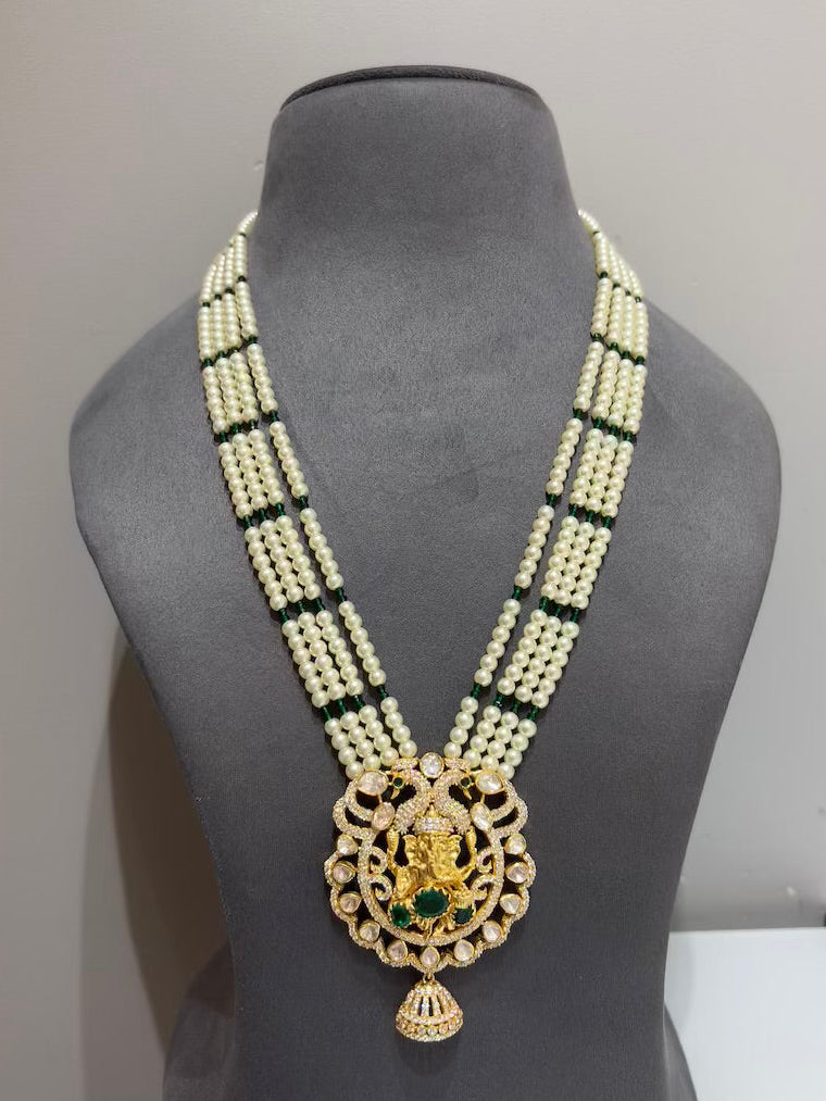 Heritage Ganesha-Emerald Moissanite Polki Pendant Set